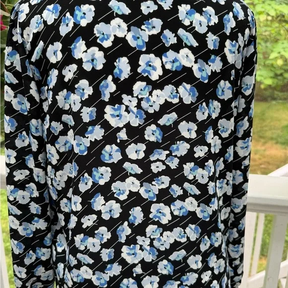 JCrew Factory Top w/smocked sleeves and covered buttons-SZ 4 - Picture 9 of 12